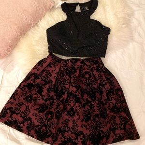 Windsor 2 pcs prom dress